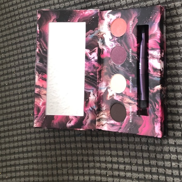 Urban Decay Eyeshadow Pallet from Sephora - Picture 2 of 2